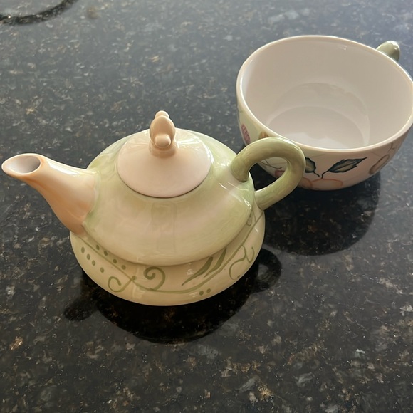 Evelyn Collection tea for one - Picture 3 of 7